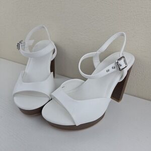 Torrid Womens 7.5 WW Double Wide White Dual Strap Platform Block Heel Sandals